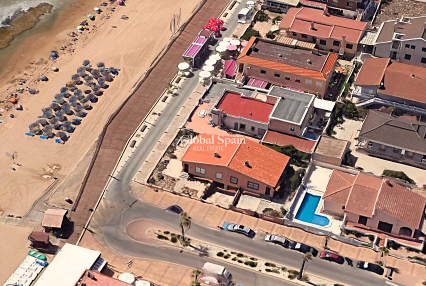 Wederverkoop - HUIS -
TORREVIEJA - La Mata