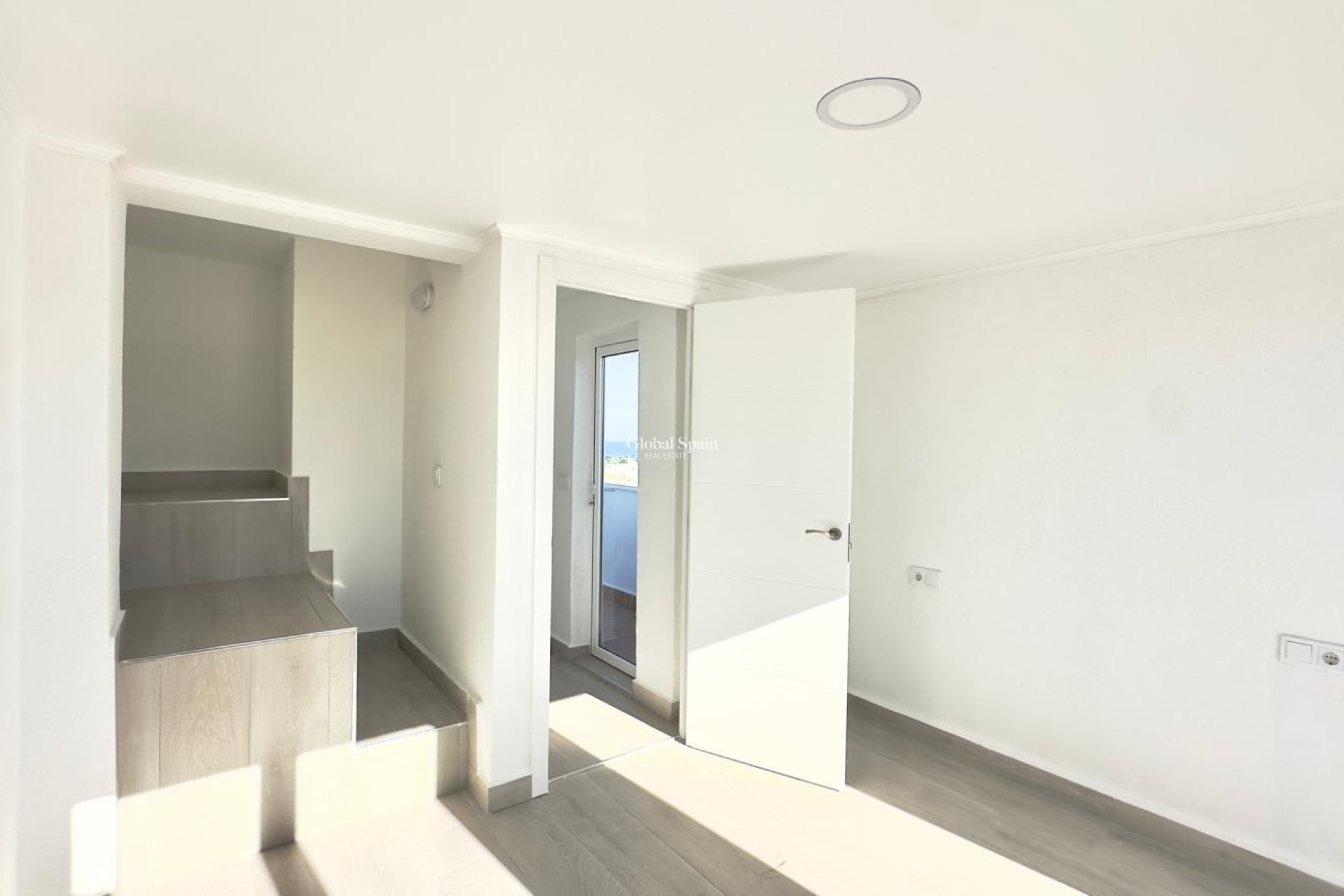 Wederverkoop - HUIS -
TORREVIEJA - La Mata