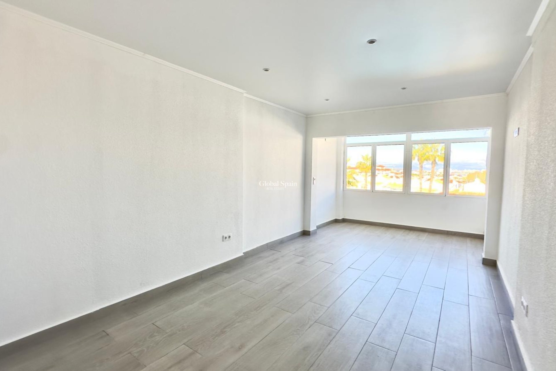 Wederverkoop - HUIS -
TORREVIEJA - La Mata