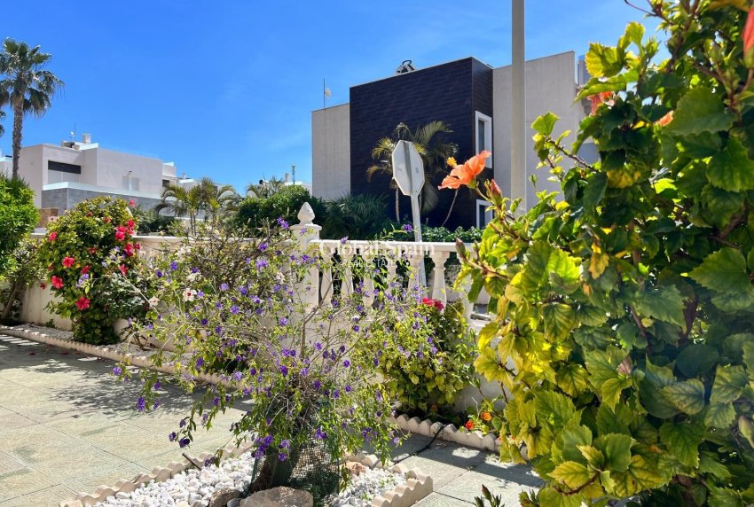 Wederverkoop - HUIS -
TORREVIEJA - La Mata