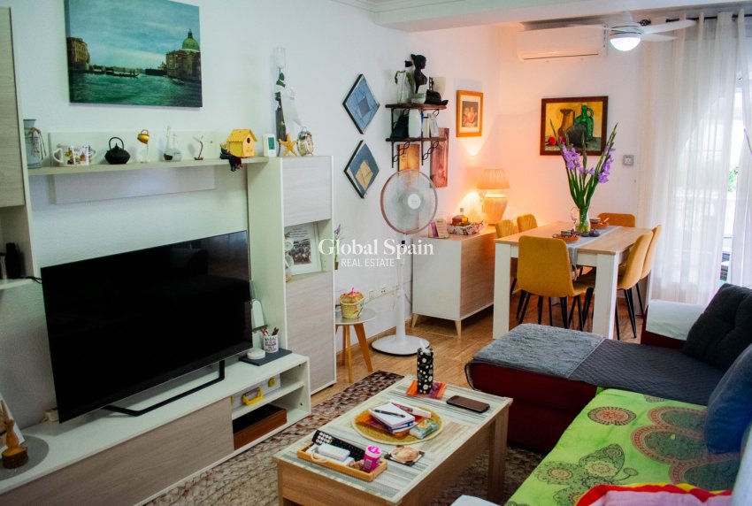 Wederverkoop - HUIS -
TORREVIEJA - La Siesta - El Salado - Torreta