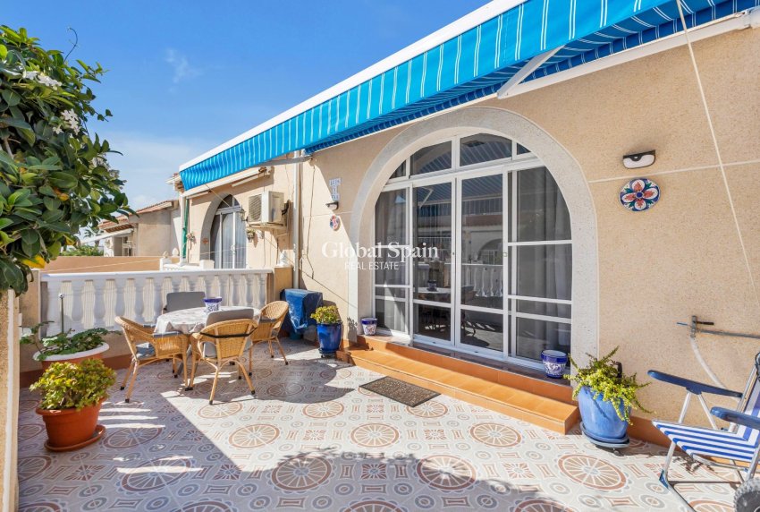 Wederverkoop - Huis -
TORREVIEJA - La Siesta - El Salado - Torreta