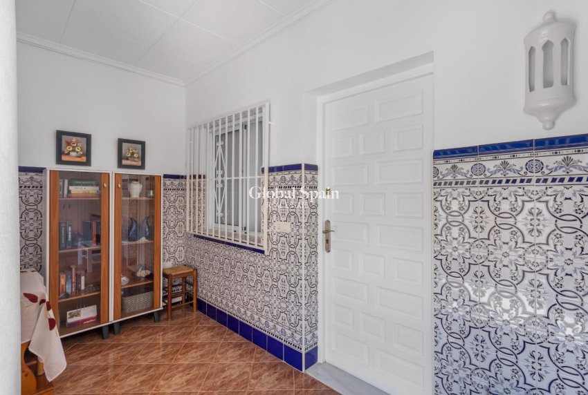 Wederverkoop - Huis -
TORREVIEJA - La Siesta - El Salado - Torreta