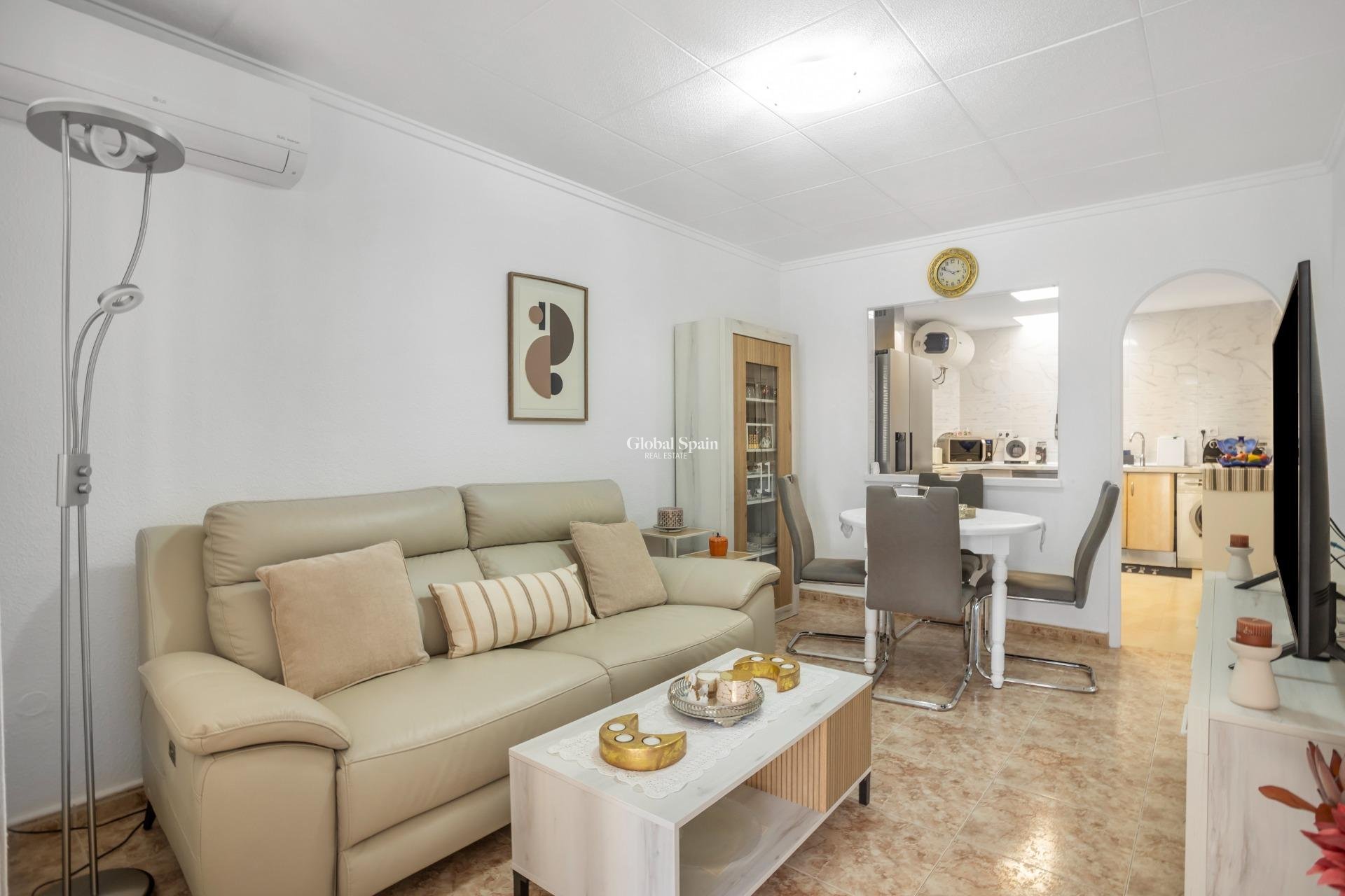 Wederverkoop - Huis -
TORREVIEJA - La Siesta - El Salado - Torreta