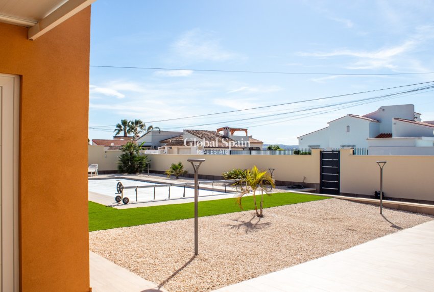 Wederverkoop - HUIS -
TORREVIEJA - La Siesta - El Salado - Torreta