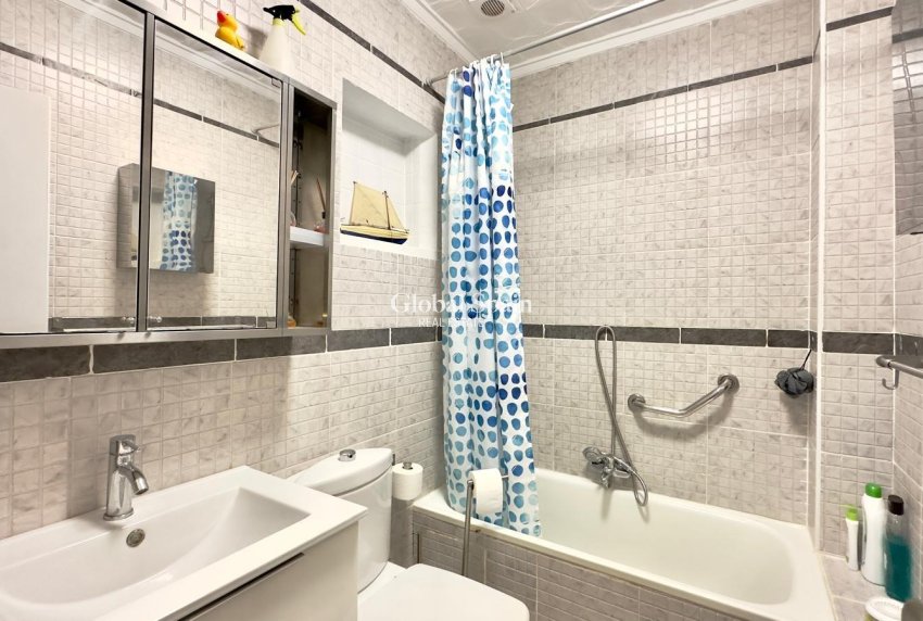 Wederverkoop - HUIS -
TORREVIEJA - La Siesta - El Salado - Torreta