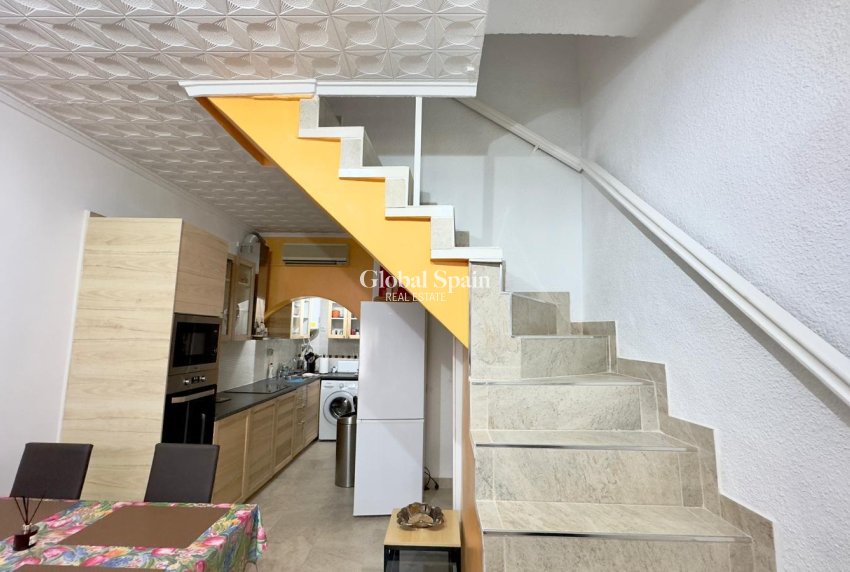 Wederverkoop - HUIS -
TORREVIEJA - La Siesta - El Salado - Torreta