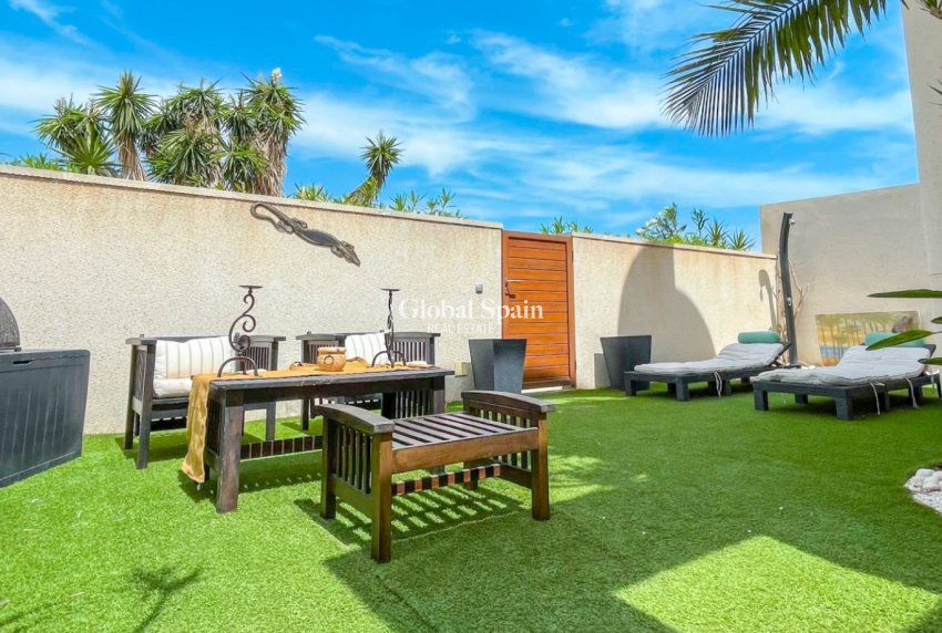Wederverkoop - HUIS -
TORREVIEJA - La Siesta - El Salado -  Torreta