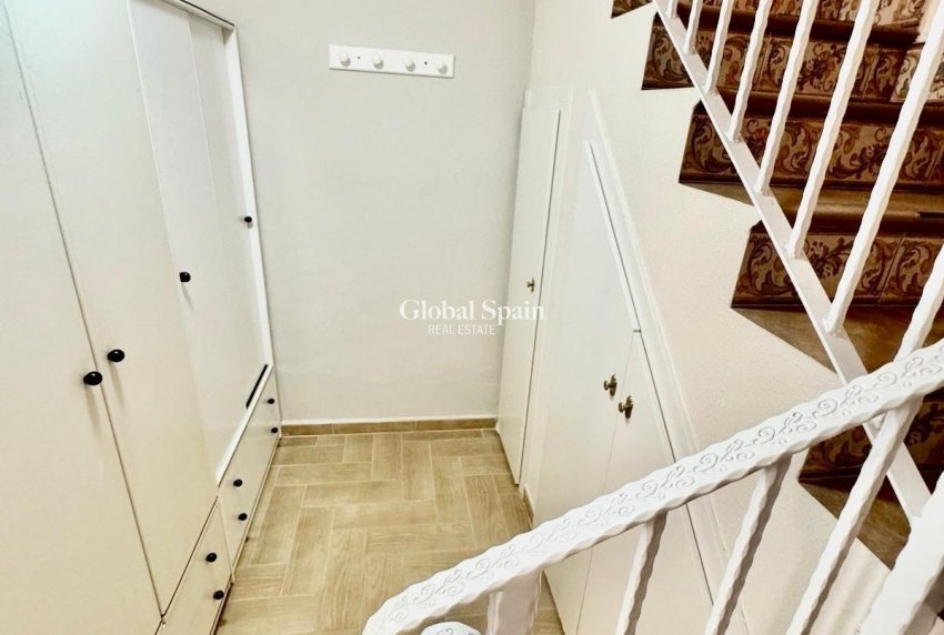 Wederverkoop - HUIS -
TORREVIEJA - La Siesta - El Salado - Torreta