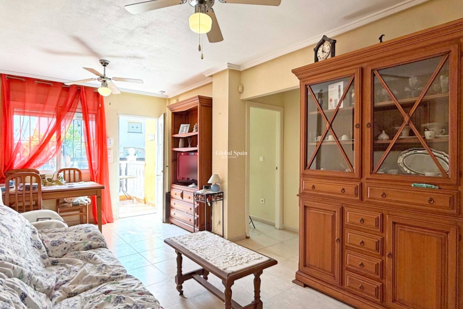 Wederverkoop - Huis -
TORREVIEJA - La Siesta - El Salado -  Torreta