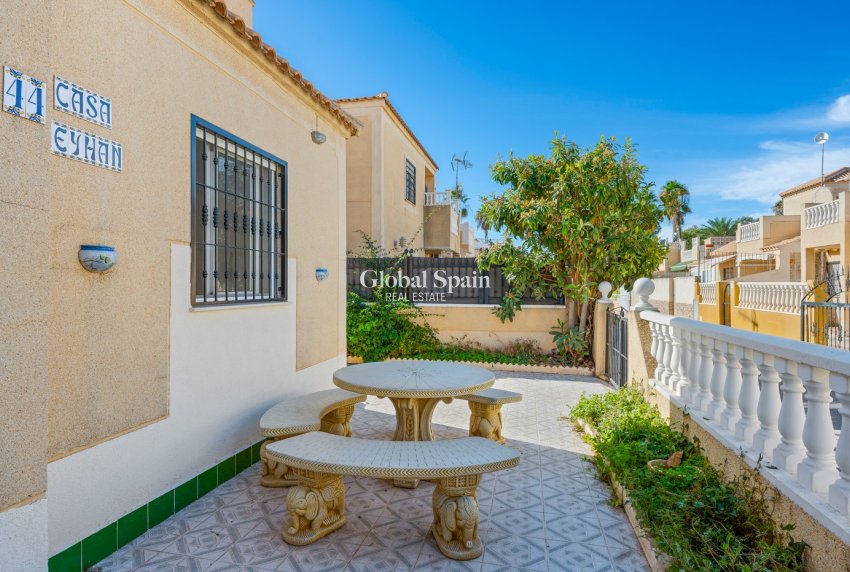 Wederverkoop - Huis -
TORREVIEJA - La Siesta