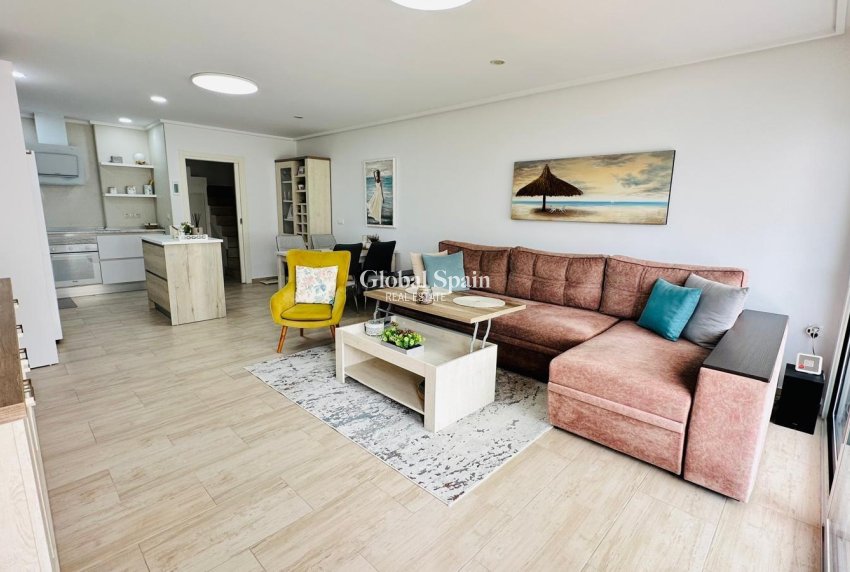 Wederverkoop - HUIS -
TORREVIEJA - La Siesta