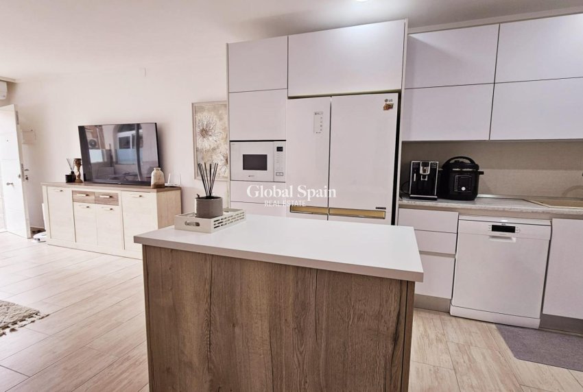 Wederverkoop - HUIS -
TORREVIEJA - La Siesta