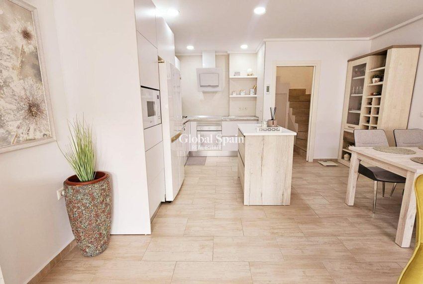 Wederverkoop - HUIS -
TORREVIEJA - La Siesta