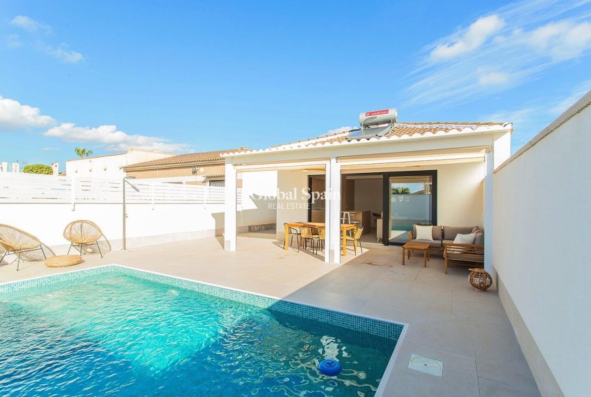 Wederverkoop - HUIS -
TORREVIEJA - La Siesta