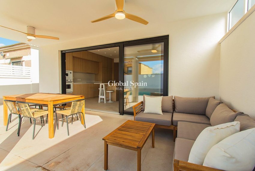 Wederverkoop - HUIS -
TORREVIEJA - La Siesta