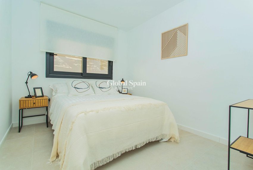 Wederverkoop - HUIS -
TORREVIEJA - La Siesta