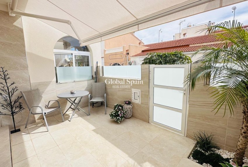 Wederverkoop - HUIS -
TORREVIEJA - La Siesta