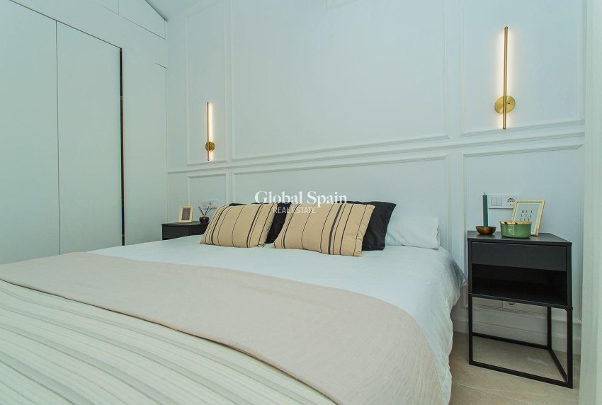 Wederverkoop - HUIS -
TORREVIEJA - La Siesta