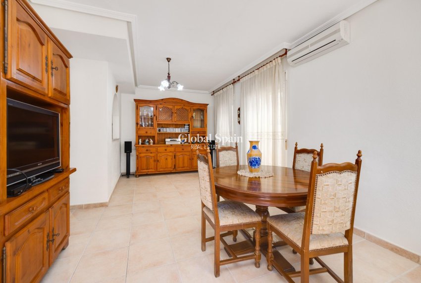 Wederverkoop - HUIS -
TORREVIEJA - La Veleta
