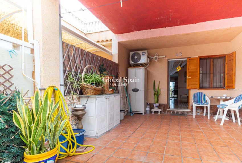 Wederverkoop - Huis -
TORREVIEJA - LOS BALCONES - LOS ALTOS