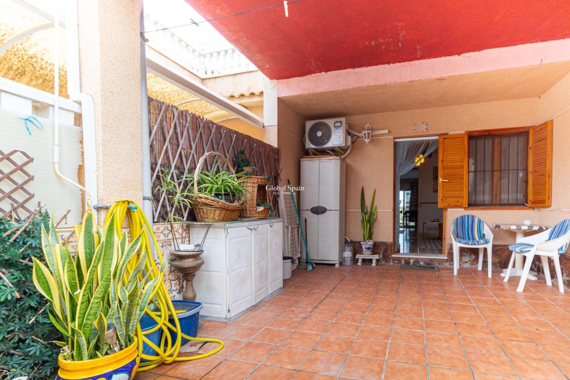 Wederverkoop - Huis -
TORREVIEJA - LOS BALCONES - LOS ALTOS
