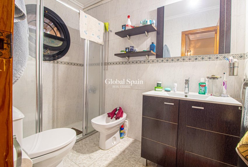 Wederverkoop - Huis -
TORREVIEJA - LOS BALCONES - LOS ALTOS