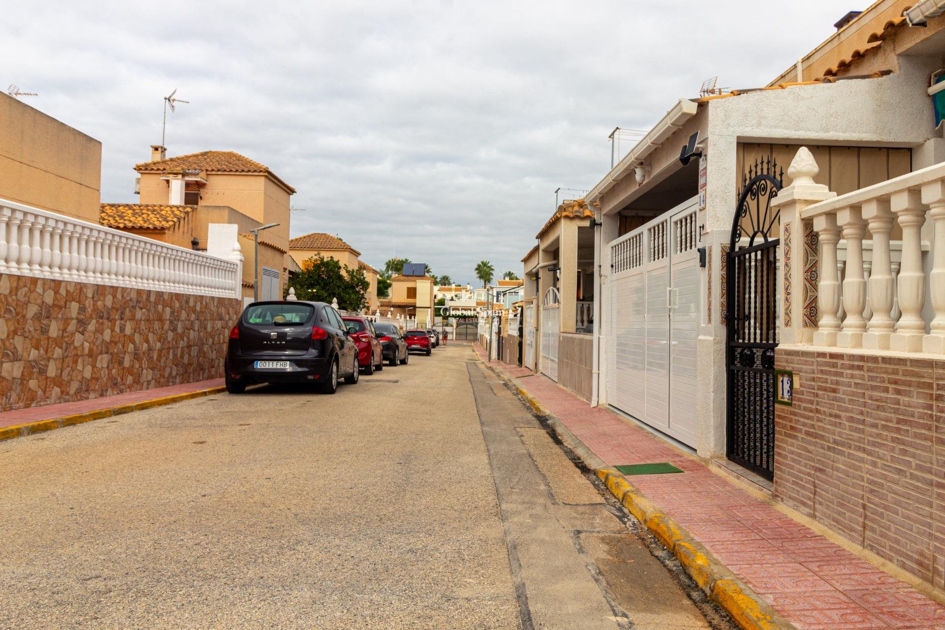 Wederverkoop - Huis -
TORREVIEJA - LOS BALCONES - LOS ALTOS