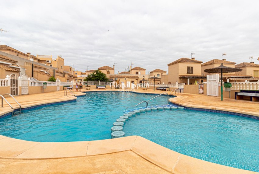 Wederverkoop - Huis -
TORREVIEJA - LOS BALCONES - LOS ALTOS