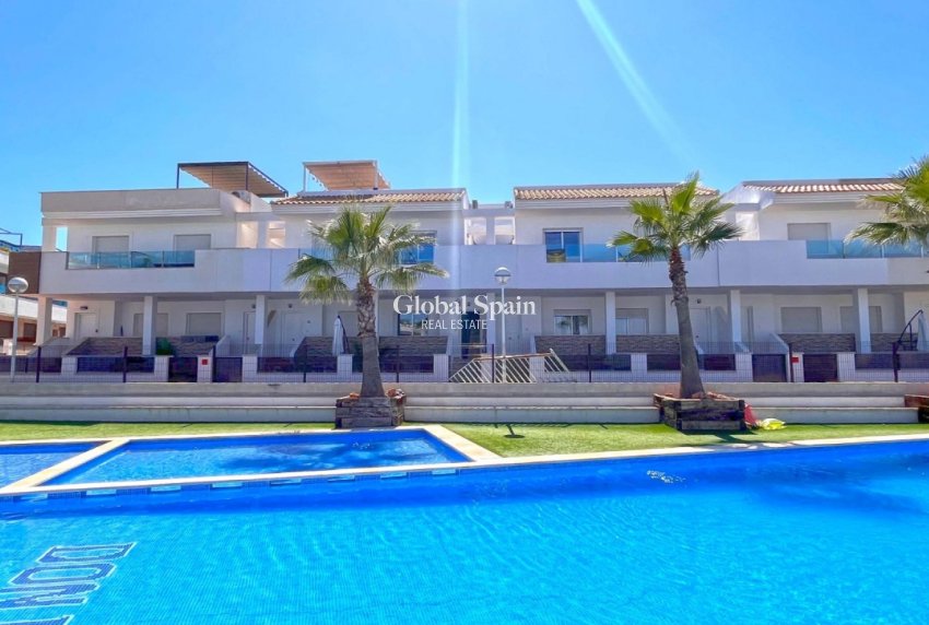 Wederverkoop - Huis -
TORREVIEJA - LOS BALCONES - LOS ALTOS