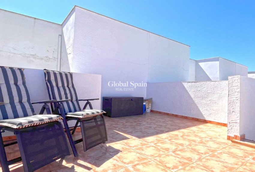Wederverkoop - Huis -
TORREVIEJA - LOS BALCONES - LOS ALTOS