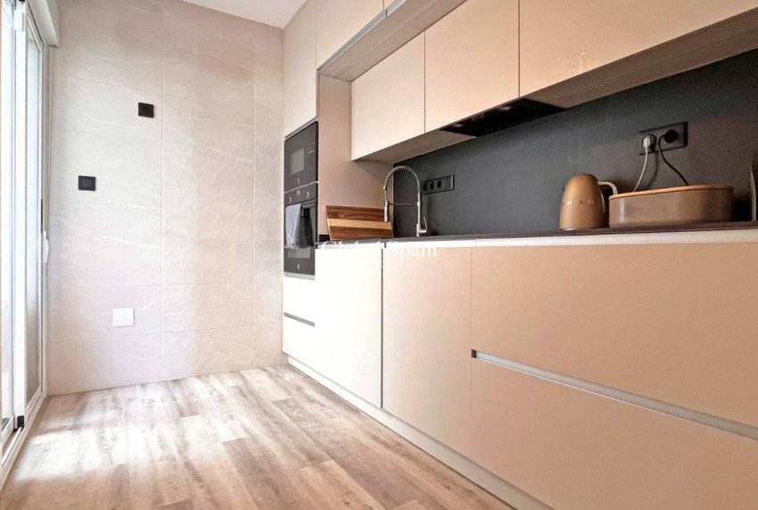 Wederverkoop - Huis -
TORREVIEJA - LOS BALCONES - LOS ALTOS