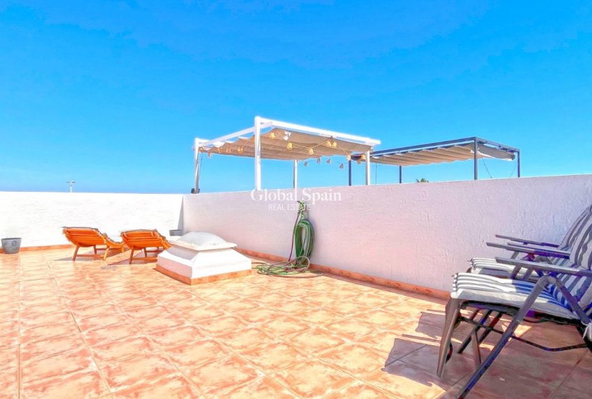 Wederverkoop - Huis -
TORREVIEJA - LOS BALCONES - LOS ALTOS