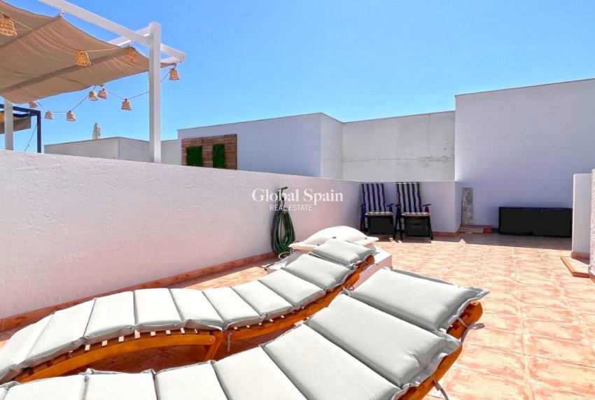 Wederverkoop - Huis -
TORREVIEJA - LOS BALCONES - LOS ALTOS