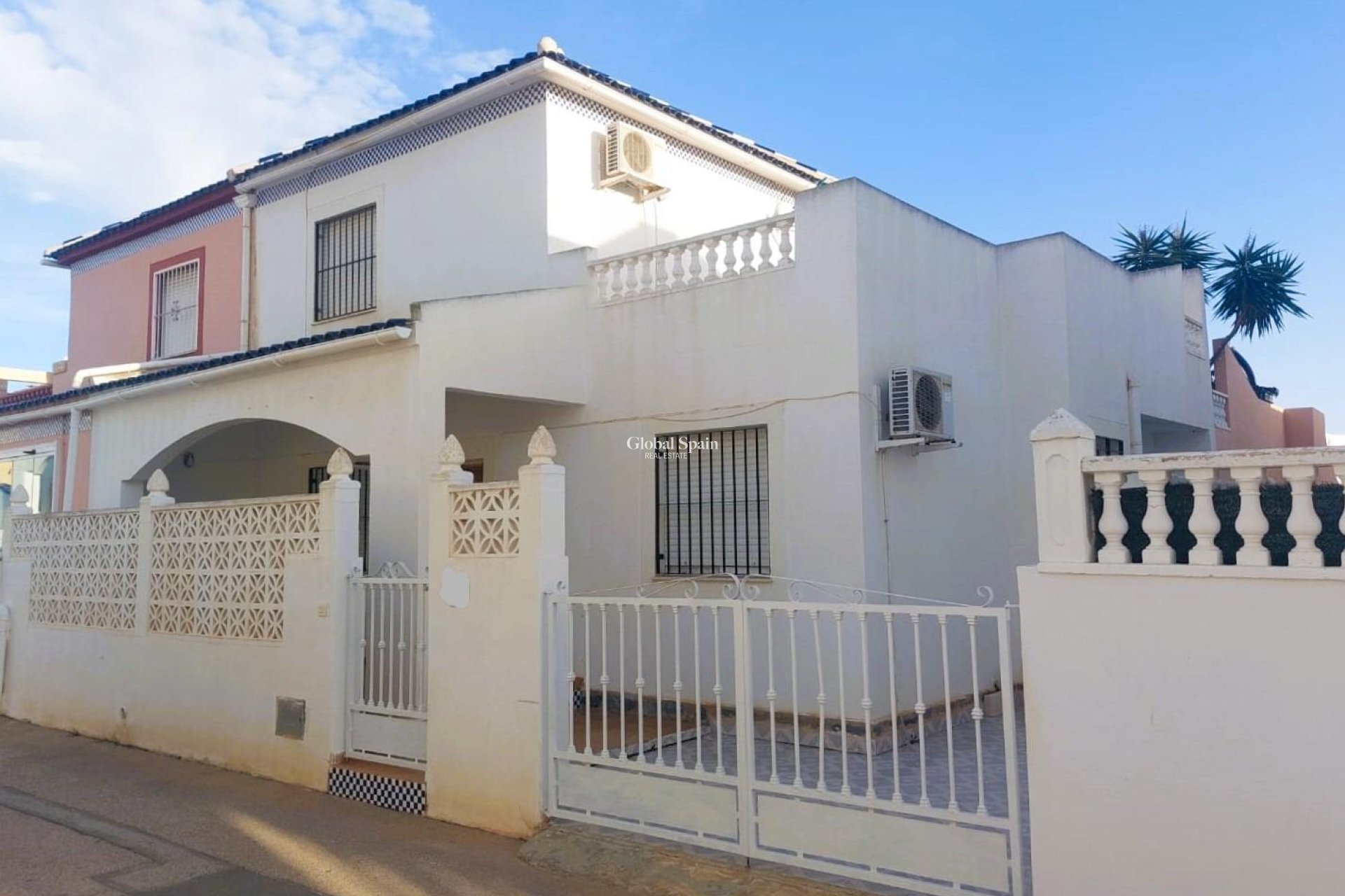 Wederverkoop - Huis -
TORREVIEJA - LOS BALCONES - LOS ALTOS