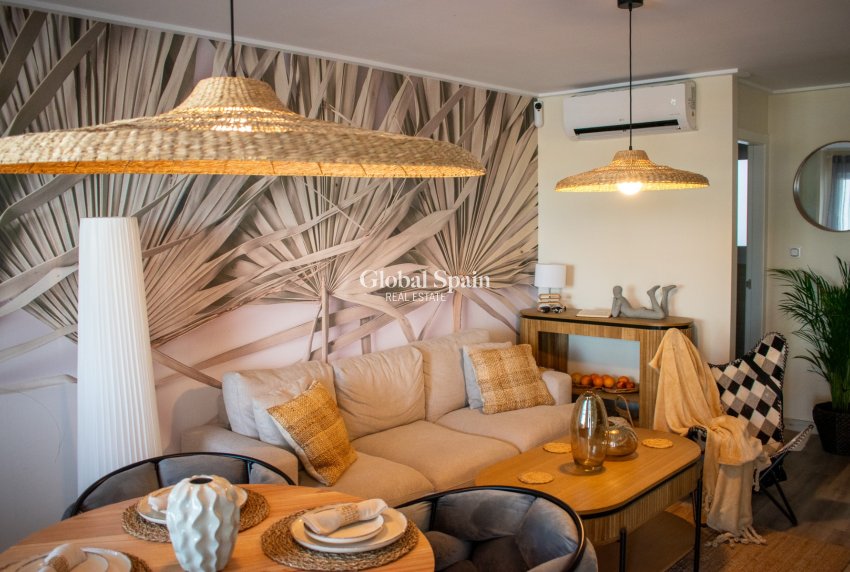 Wederverkoop - HUIS -
TORREVIEJA - LOS BALCONES - LOS ALTOS