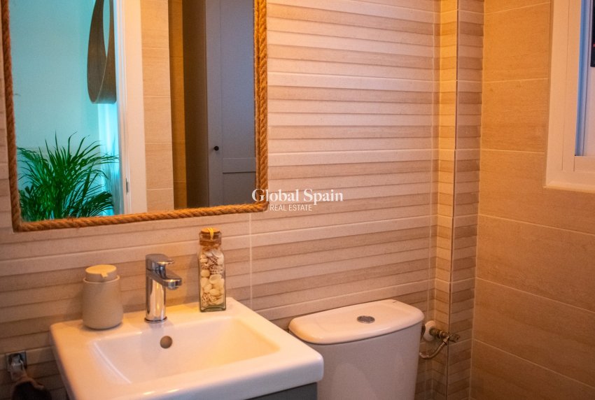 Wederverkoop - HUIS -
TORREVIEJA - LOS BALCONES - LOS ALTOS