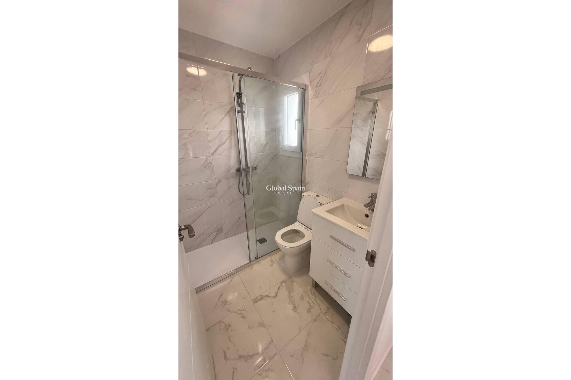 Wederverkoop - HUIS -
TORREVIEJA - LOS BALCONES - LOS ALTOS