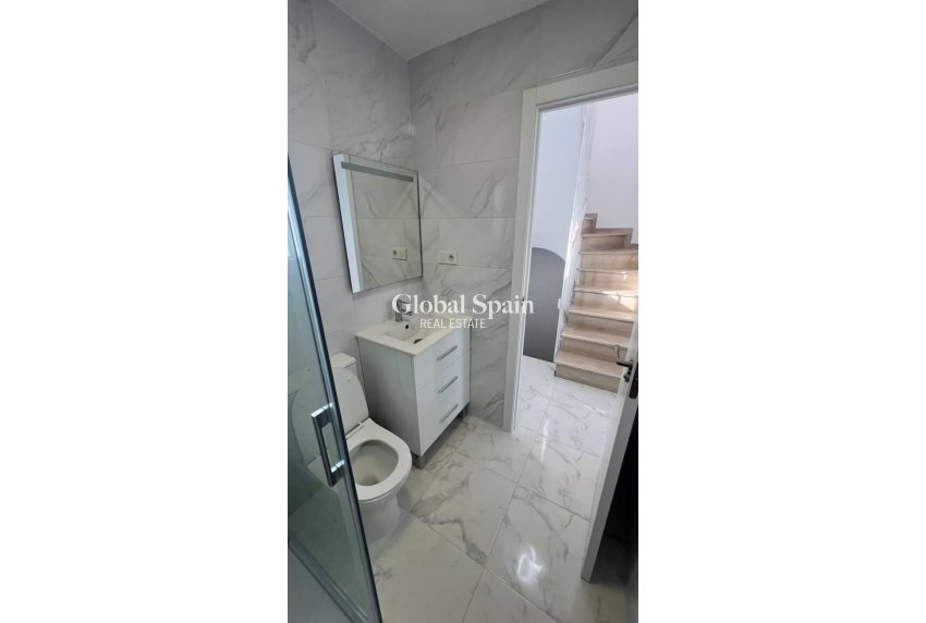 Wederverkoop - HUIS -
TORREVIEJA - LOS BALCONES - LOS ALTOS