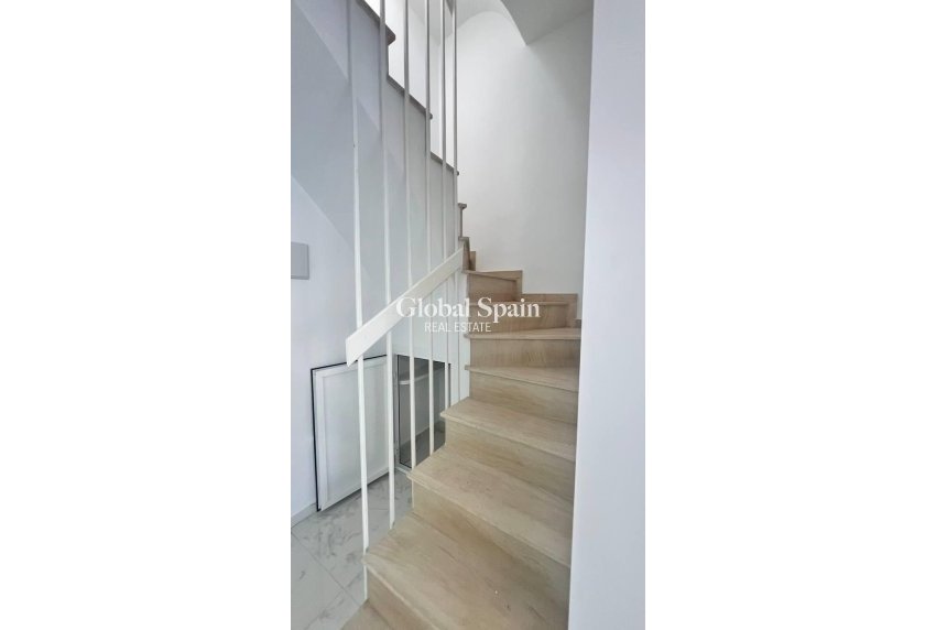 Wederverkoop - HUIS -
TORREVIEJA - LOS BALCONES - LOS ALTOS