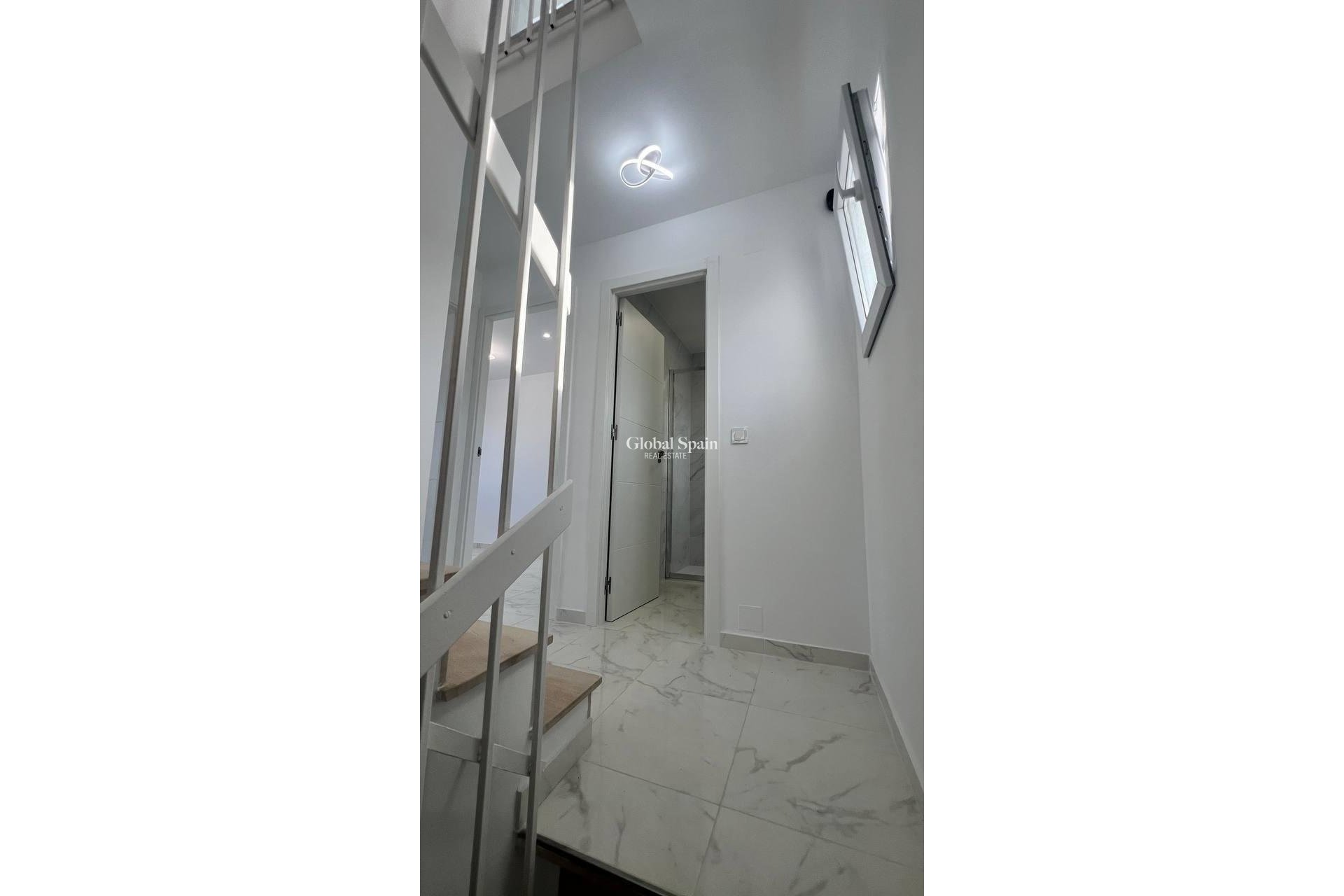 Wederverkoop - HUIS -
TORREVIEJA - LOS BALCONES - LOS ALTOS