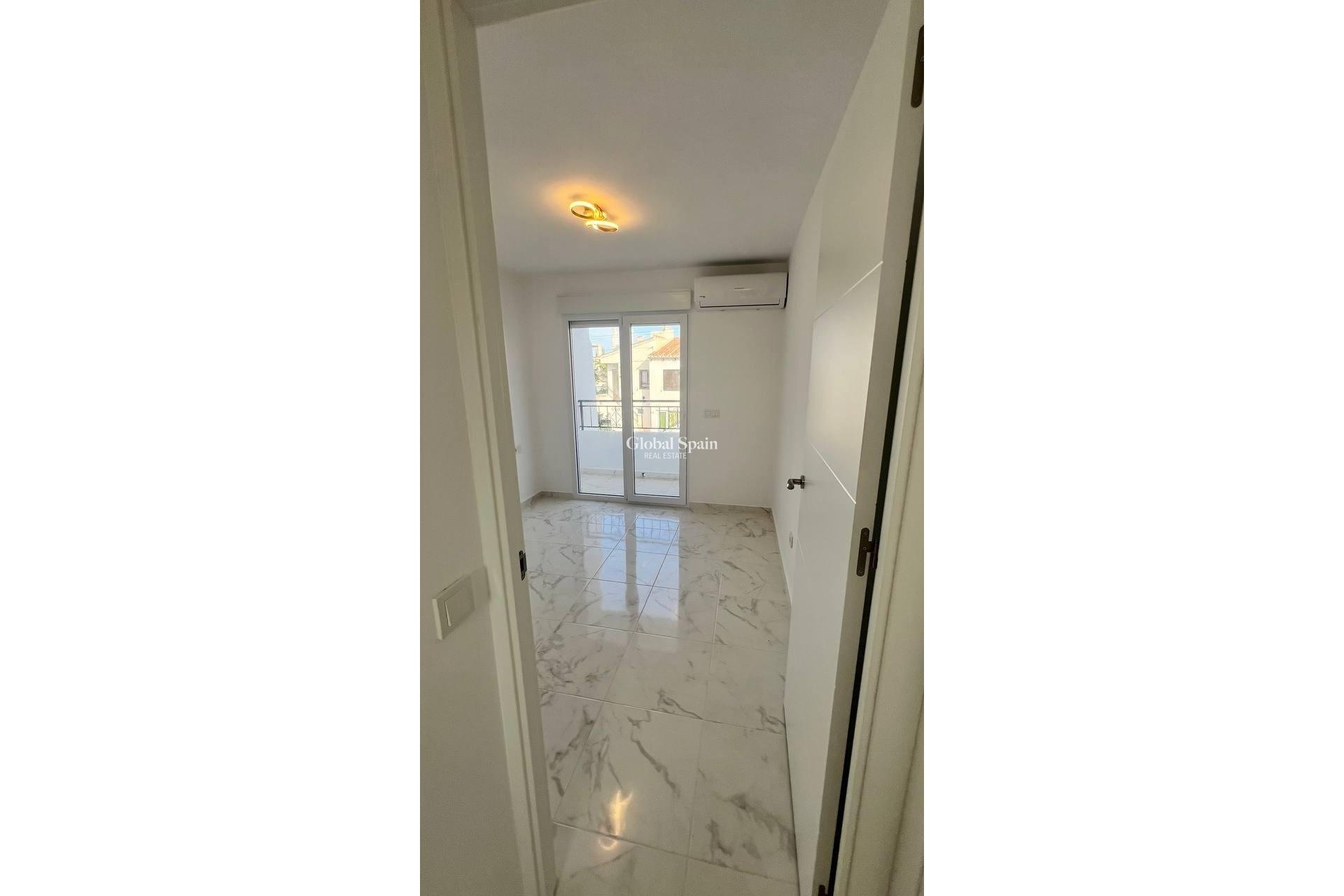 Wederverkoop - HUIS -
TORREVIEJA - LOS BALCONES - LOS ALTOS