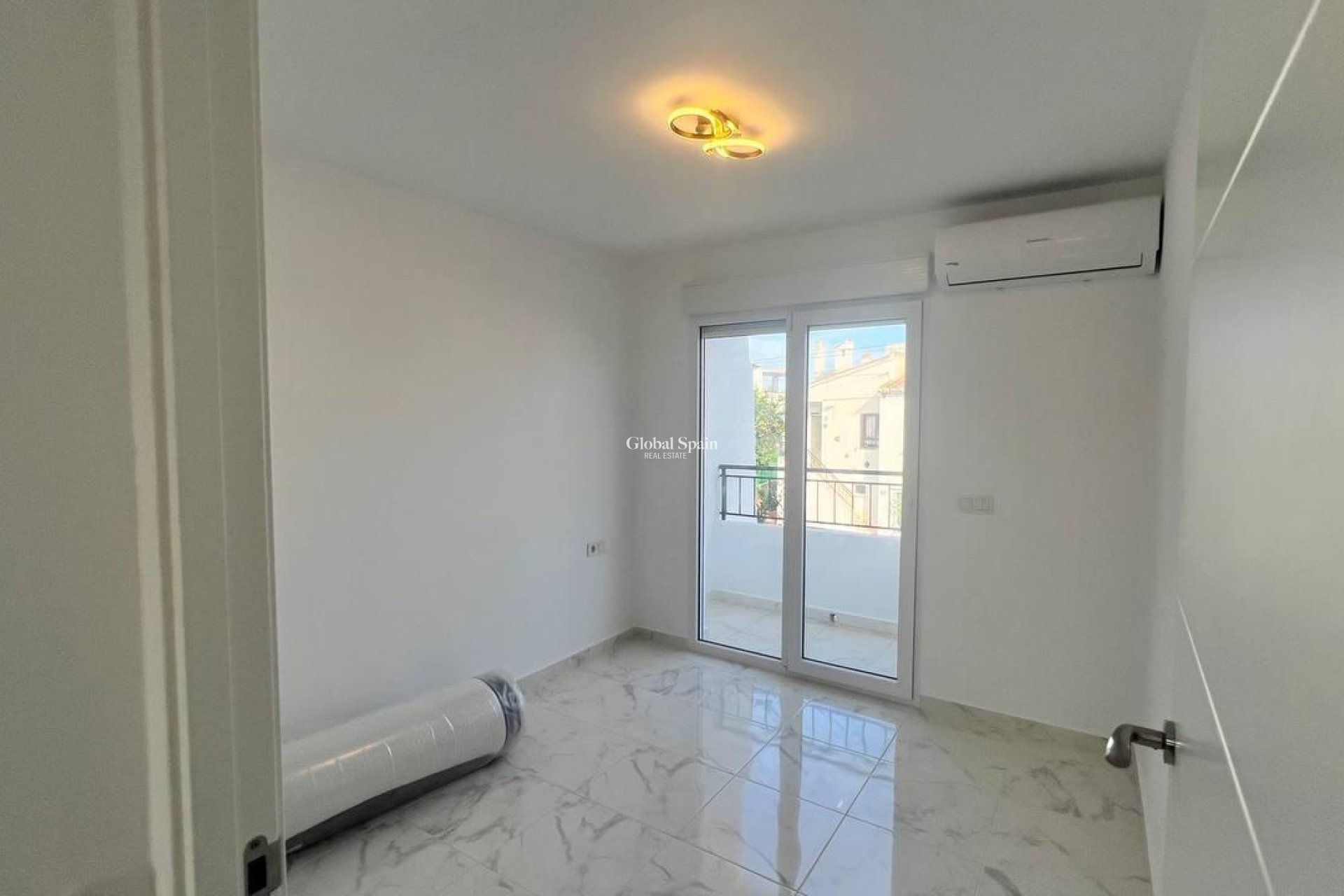 Wederverkoop - HUIS -
TORREVIEJA - LOS BALCONES - LOS ALTOS