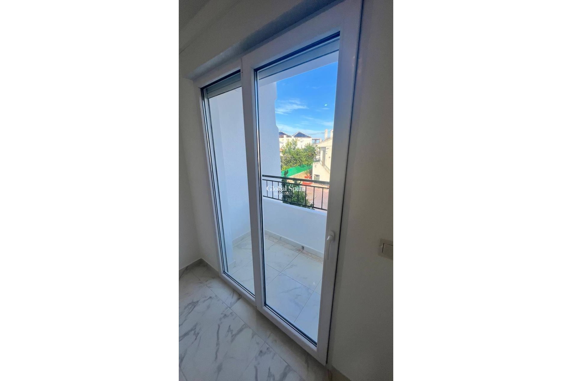 Wederverkoop - HUIS -
TORREVIEJA - LOS BALCONES - LOS ALTOS