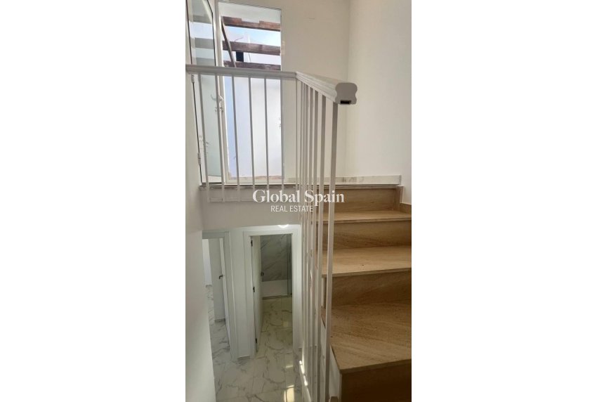 Wederverkoop - HUIS -
TORREVIEJA - LOS BALCONES - LOS ALTOS