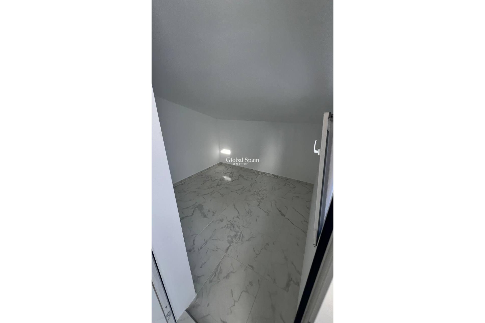 Wederverkoop - HUIS -
TORREVIEJA - LOS BALCONES - LOS ALTOS