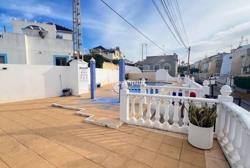 Wederverkoop - HUIS -
TORREVIEJA - LOS BALCONES - LOS ALTOS