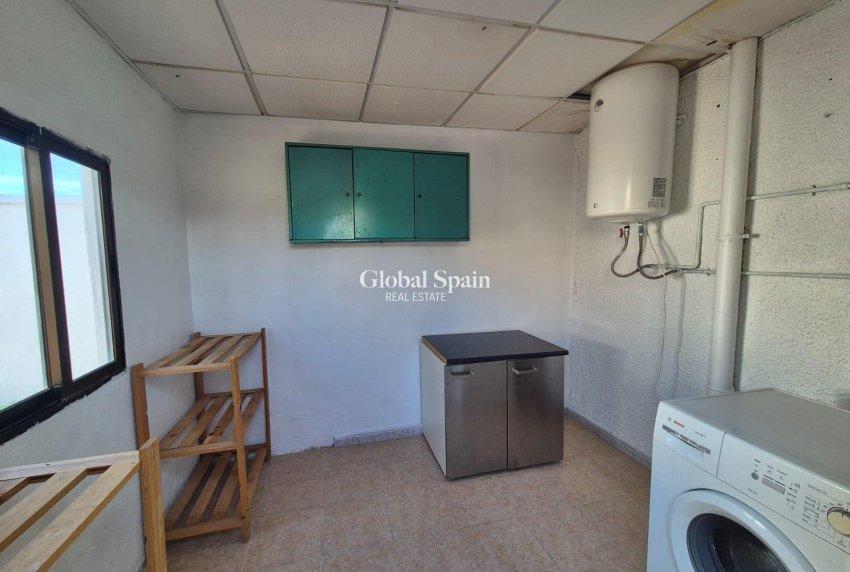 Wederverkoop - HUIS -
TORREVIEJA - LOS BALCONES - LOS ALTOS