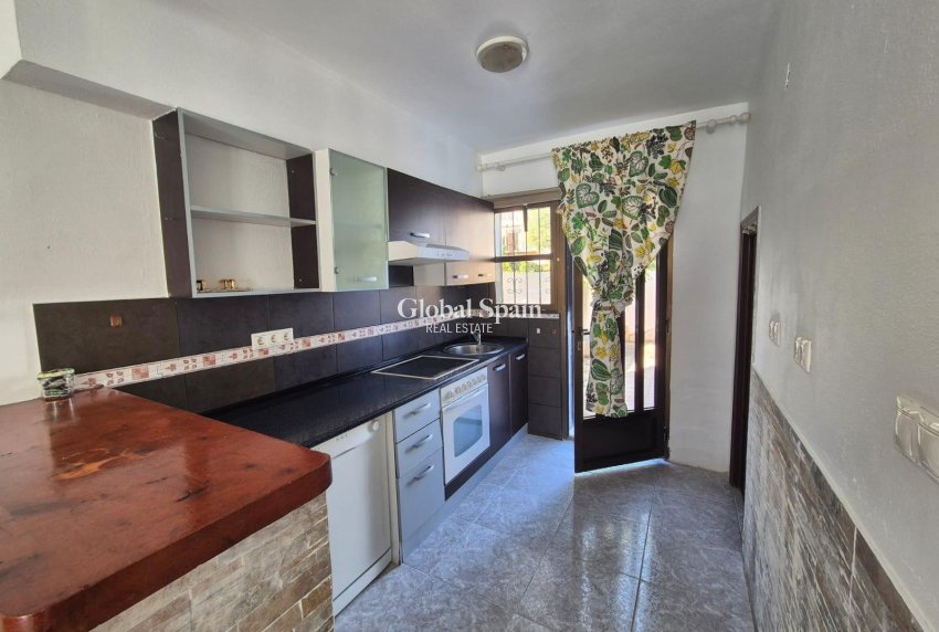 Wederverkoop - HUIS -
TORREVIEJA - LOS BALCONES - LOS ALTOS