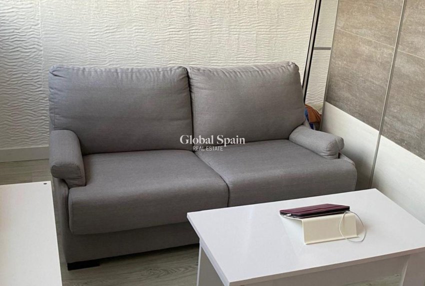 Wederverkoop - HUIS -
TORREVIEJA - LOS BALCONES - LOS ALTOS